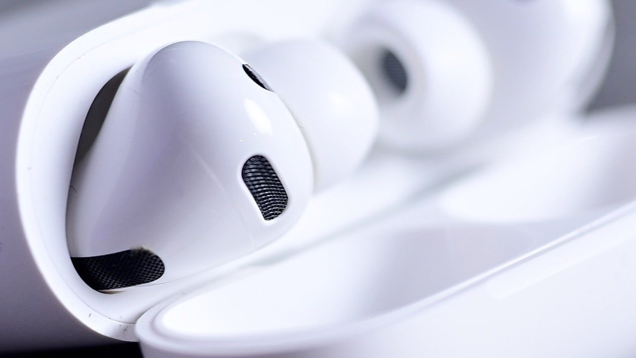 Apple still plans a camera-free AirPods Pro update for 2026
