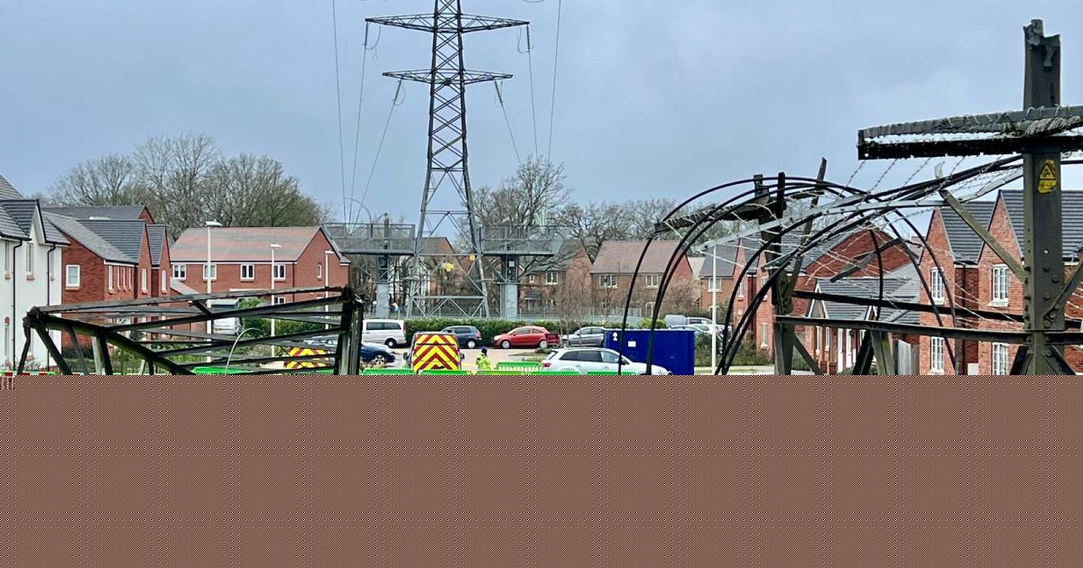 M4 will close to allow for final repairs to replace damaged electricity pylon