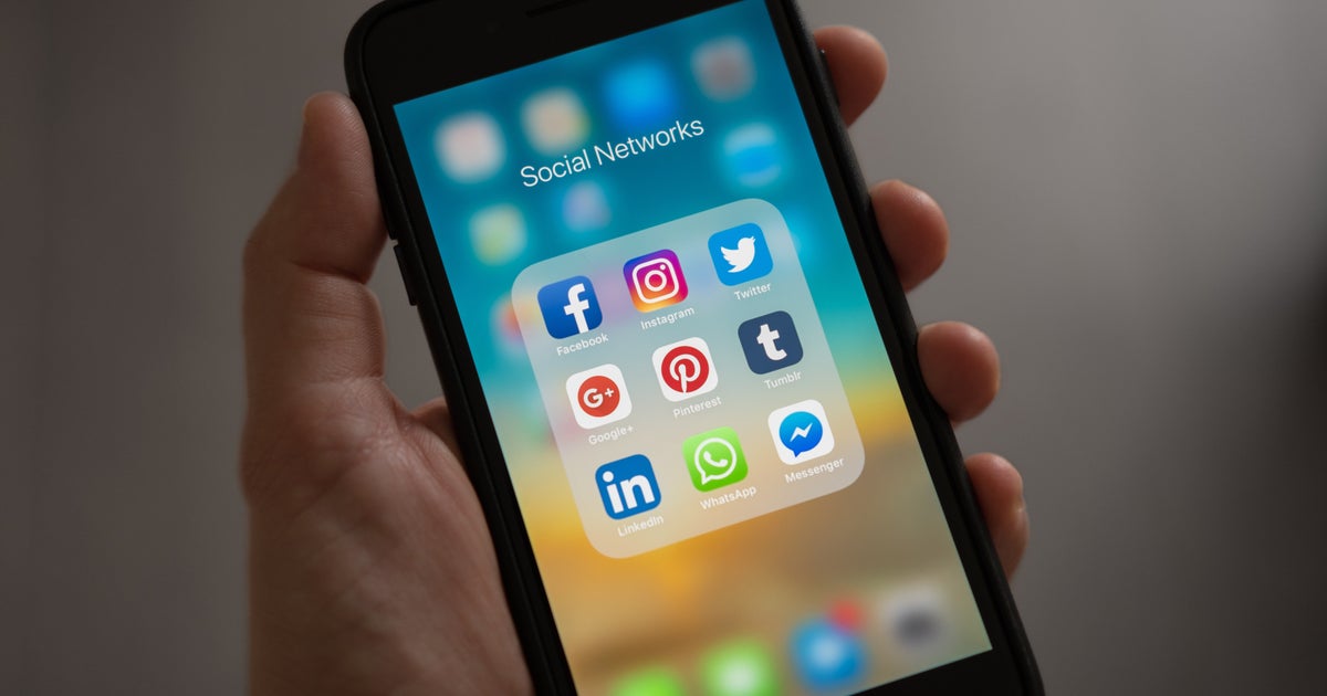 LinkedIn Anxiety: The New College Social Pressure