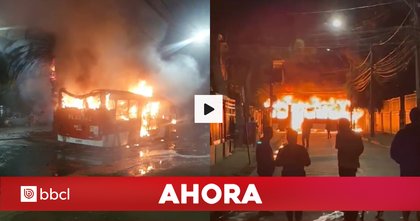 VIDEOS | Sujetos queman dos buses en Pudahuel: reportan enfrentamientos con Carabineros