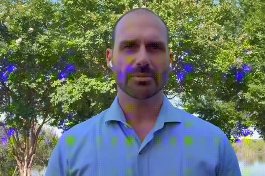 Grupo pr-Putin chama de 'excelente' vdeo nacionalista de Eduardo Bolsonaro