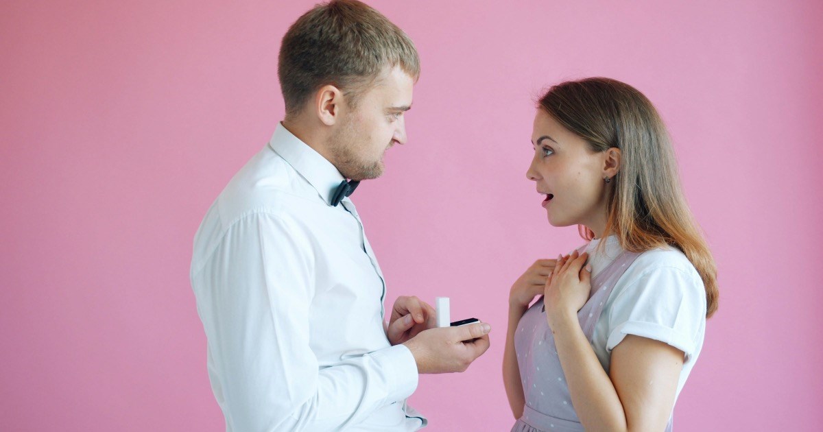 31-year-old man calls his fiancé “beggy” for asking for a formal proposal: ‘Instead of feeling excited about a proposal or a ring, I don’t really want either anymore because it feels tainted’