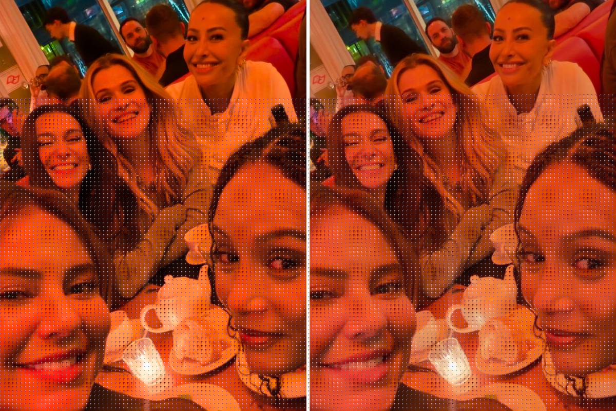 Sabrina Sato, Paolla Oliveira, Tas Araujo e mais famosas se renem em jantar
