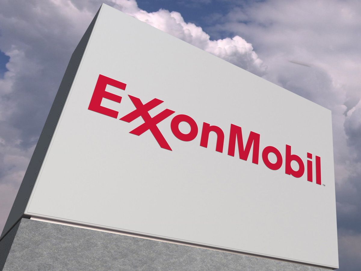 ExxonMobil, Chevron Steer Windfall Profits Into Debt Reduction
