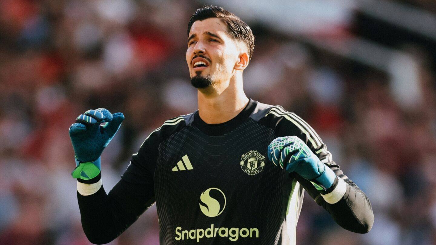 Manchester United to offload goalkeepers Radek Vitek and Altay Bayindir