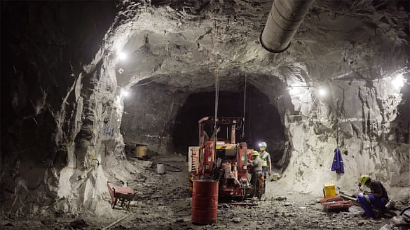Kimberley diamond mine faces flooding as rescue battle stalls