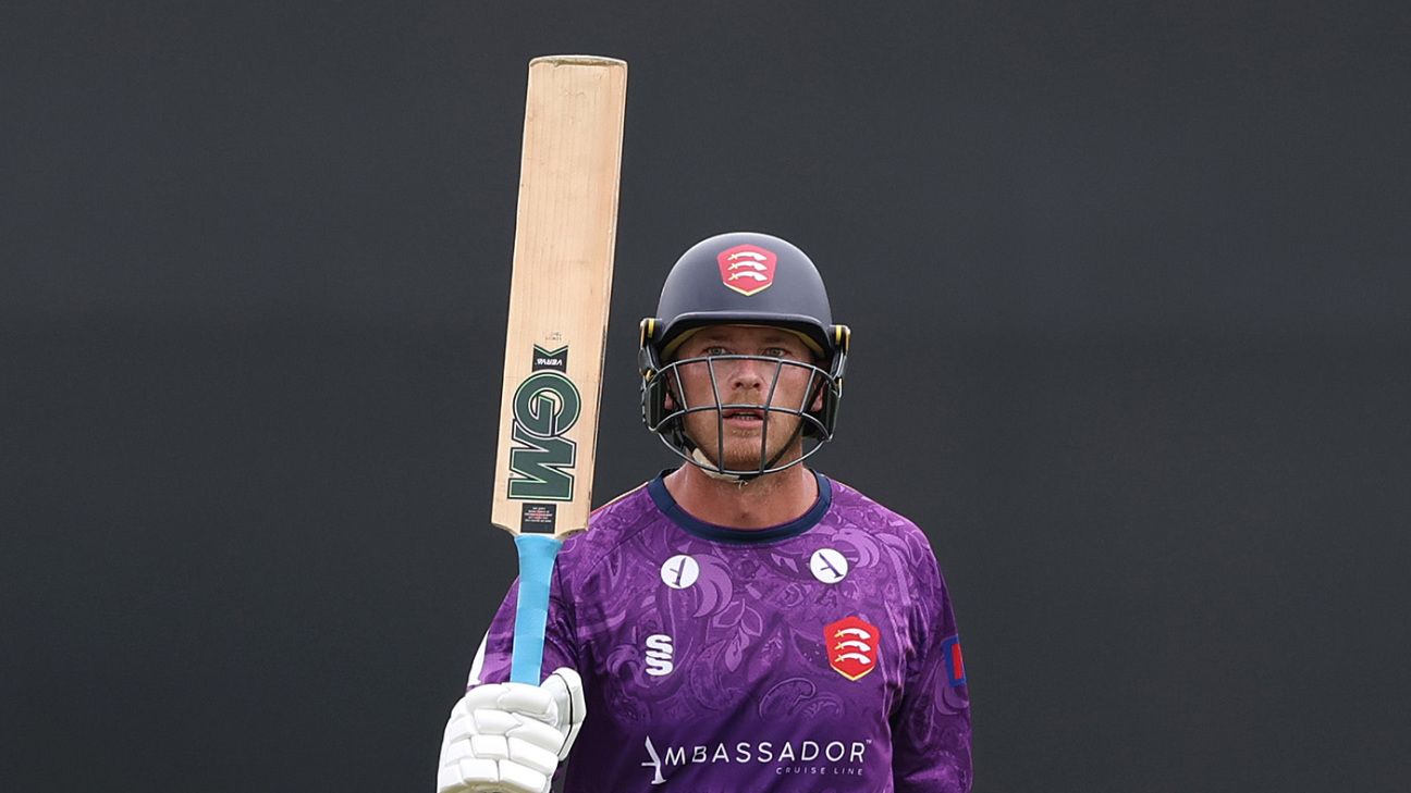 Eagles soar past Worcestershire on Westley, Critchley tons
