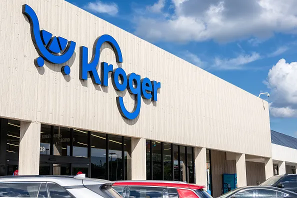 Kroger names former Walmart executive as e-commerce chief
