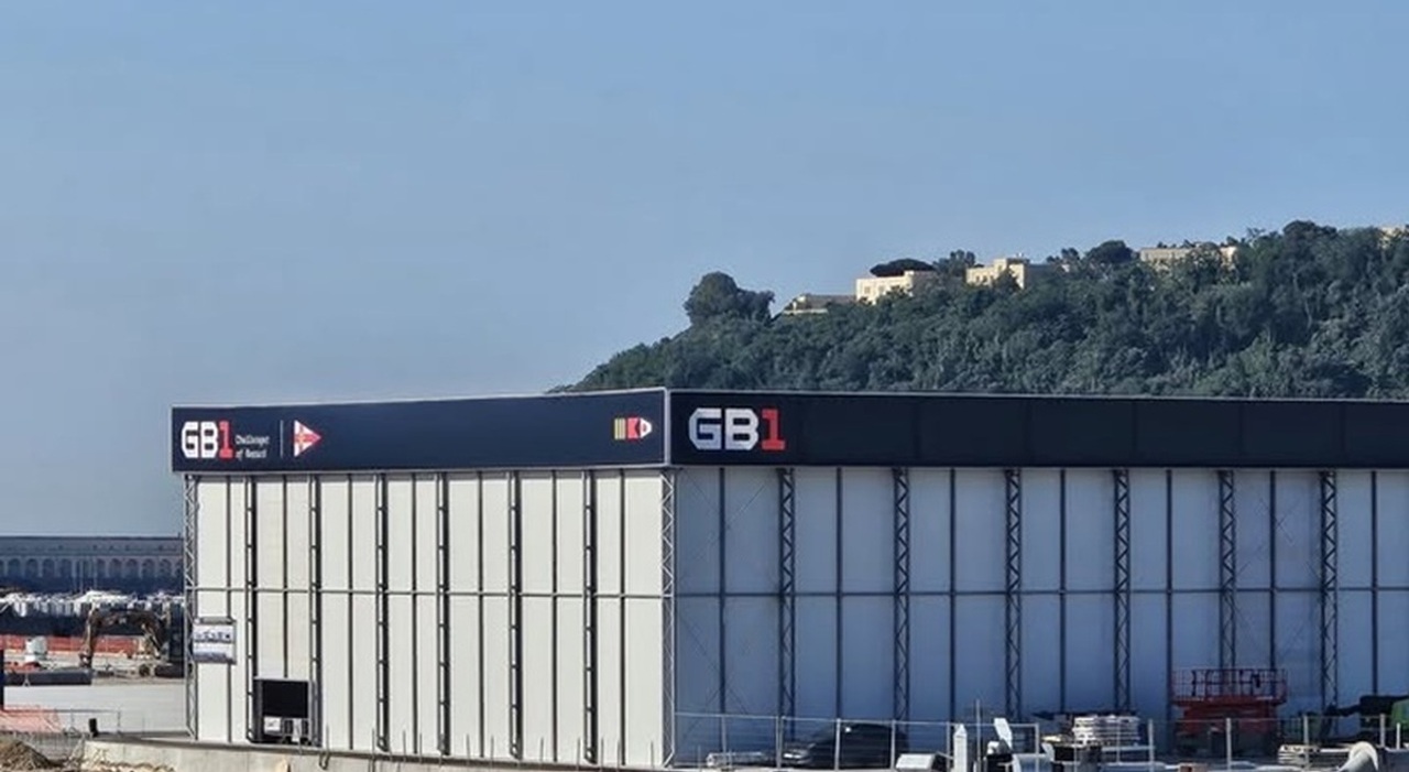 America's cup, Gb1 brandizza l'hangar: spunta la prima bandiera a Bagnoli