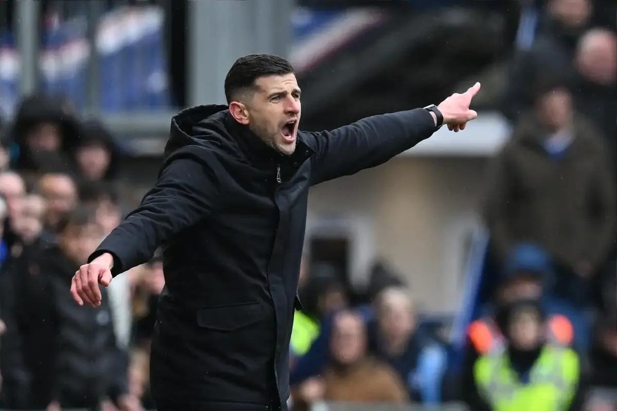 Portsmouth near deal for 25-year-old centre-back amid John Mousinho’s defensive crisis