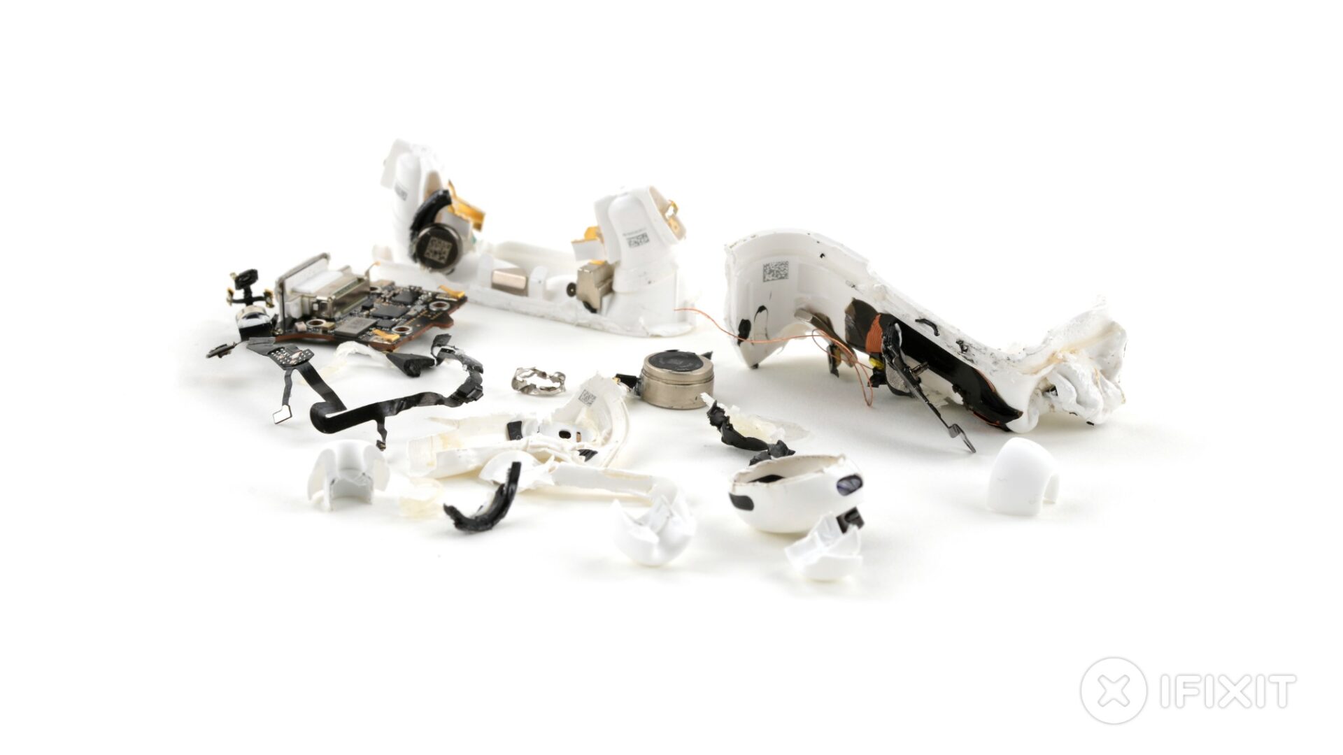iFixit’s AirPods Pro 3 Teardown Reveals Persistent Repair Woes
