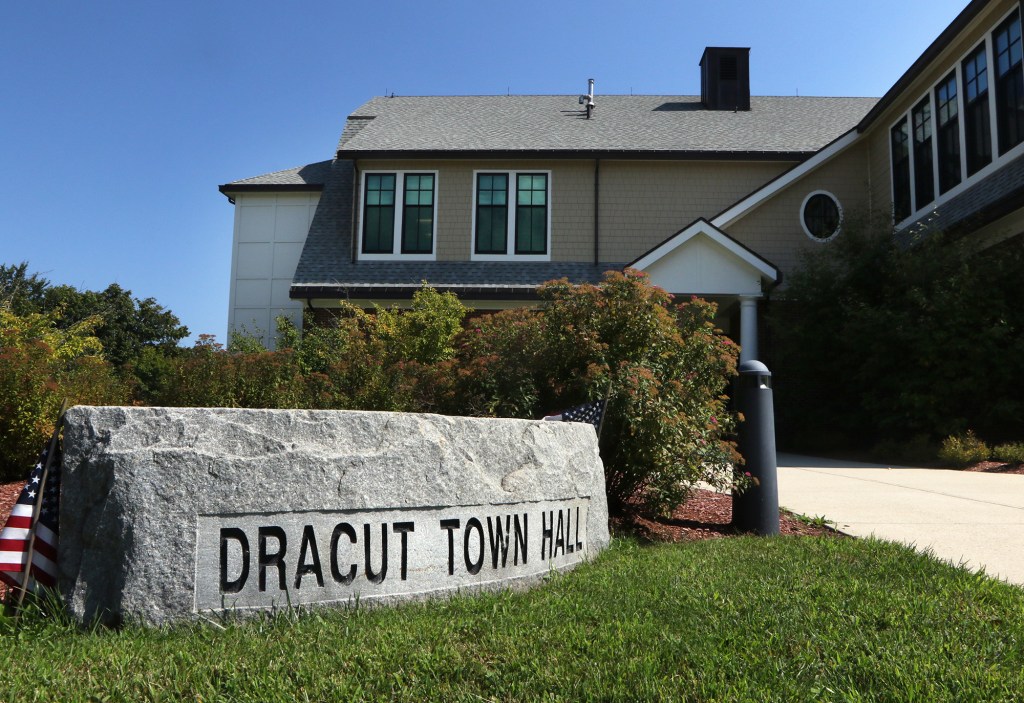 Paycheck snafu leaves 9 Dracut school employees unpaid for days