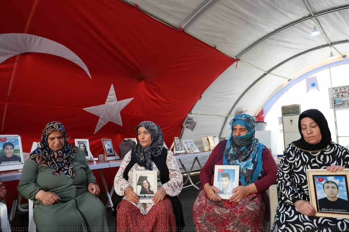Diyarbakır annelerinden PKK/YPG feshi değerlendirmesi