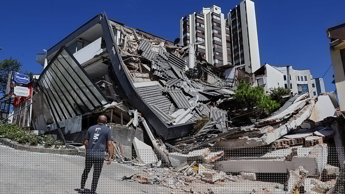 Deadly earthquake in Colombia hits Manizales, damaging cathedral and homes