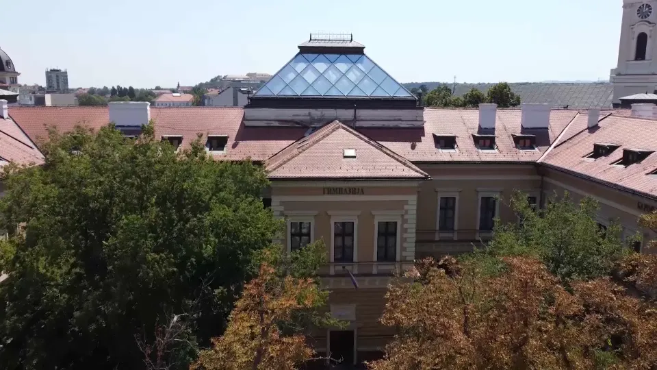 Na Jovinoj gimnaziji katanac, ministar tvrdi da ima ključ: Da li izjava da je čuvenu školu osnovala SPC vodi privatizaciji
