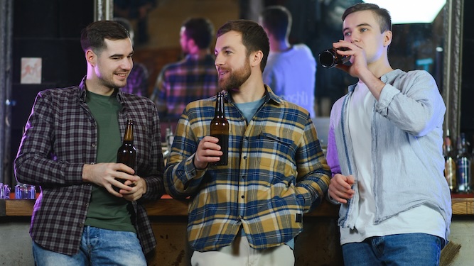 Five things that should be banned in pubs before vertical drinking
