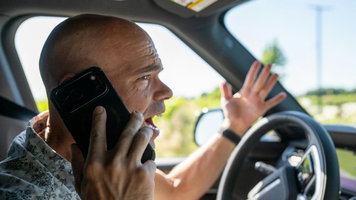 "Conceptul de om rezonabil este călcat în picioare în traficul din România.” De ce eșuează șoferii români la ABC-ul condusului