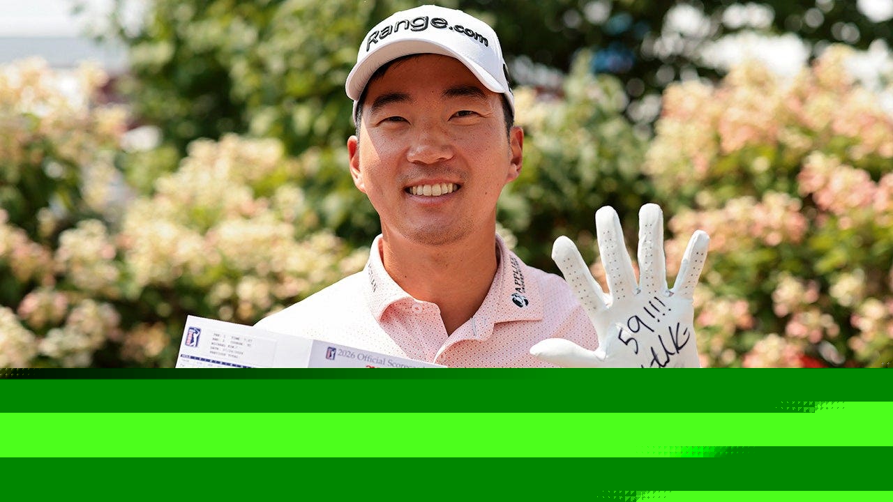 Michael Kim nails dramatic birdie on the 18th to make PGA Tour scoring history at 3M Open