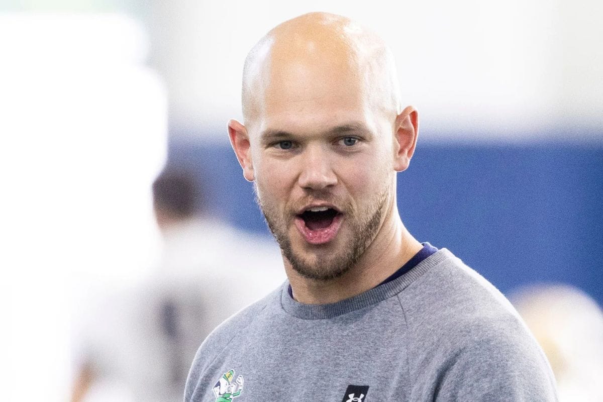 "Jesse Minter tree already starting": NFL fans react as Chris O'Leary returns to Chargers as DC
