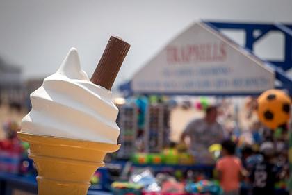 Mysterious ‘Ice Cream Man’ Gives Out Treats On Colorado Mountain