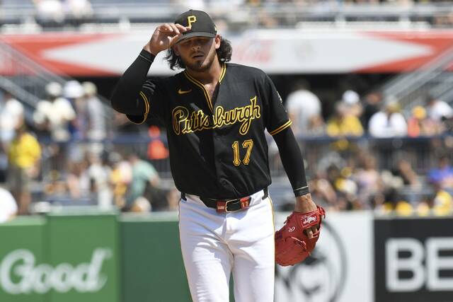 Mets hand Pirates lopsided loss to win series, as lefty Sean Manaea strikes out 11 batters