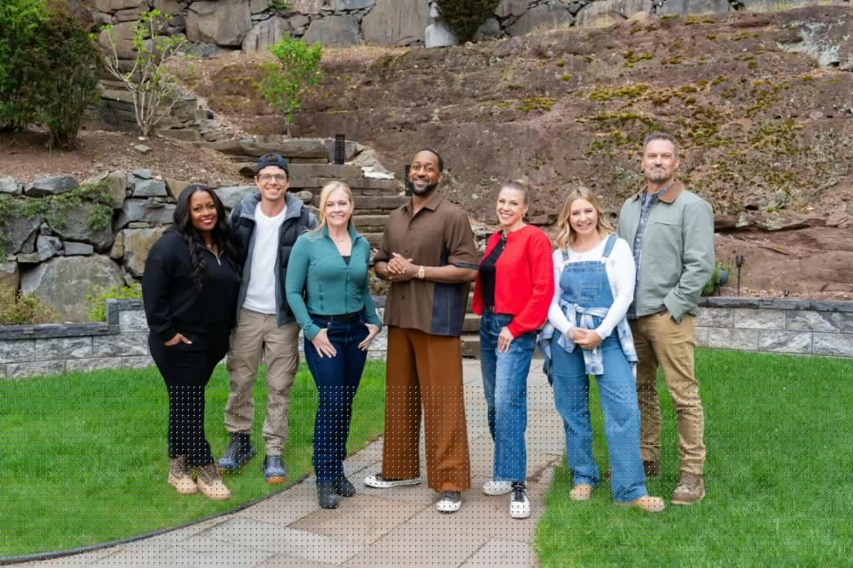 HGTV’s ‘Totally 90’s House’ Exclusive Sneak Peek: Brian Austin Green, Jodie Sweetin, And More Celebs Celebrate The Aesthetics Of Everyone’s Favorite Decade