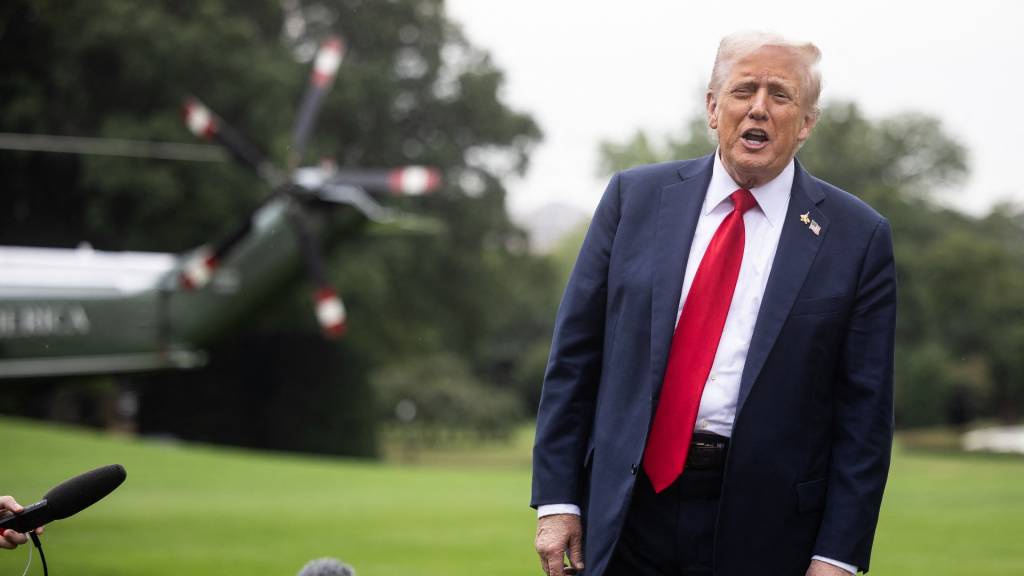 Trump warns of deep cuts in scramble to avoid shutdown