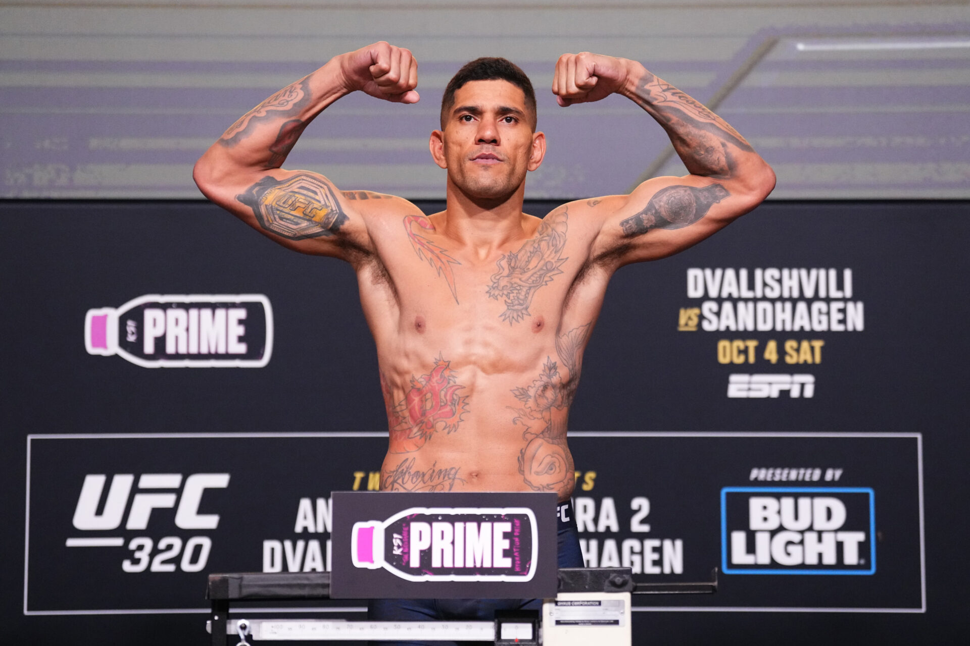 Alex Pereira reveals staggering weight gain after completing near 30-pound cut two weeks out from UFC 320