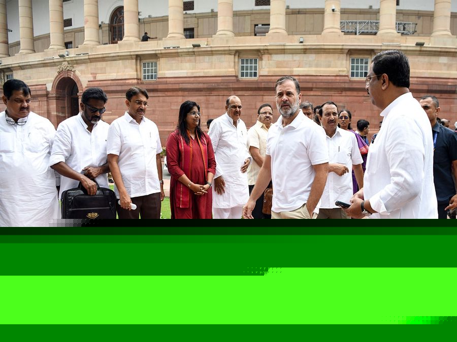 "Home Minister hiding his face because...": Rahul Gandhi targets Amit Shah over alleged police action on students