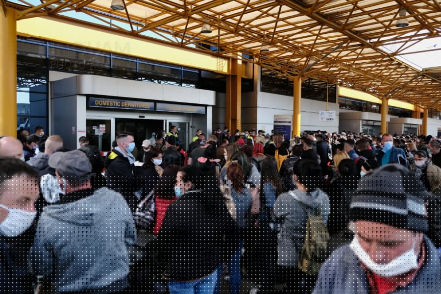 Două recorduri pe Aeroportul Cluj  / Aproape 100 de mii de călători în cea mai aglomerată săptămână din istoria aeroportului și peste 700 de decolări și aterizări
