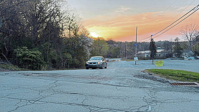 Irwin OKs contract for temporary road around closed bridge