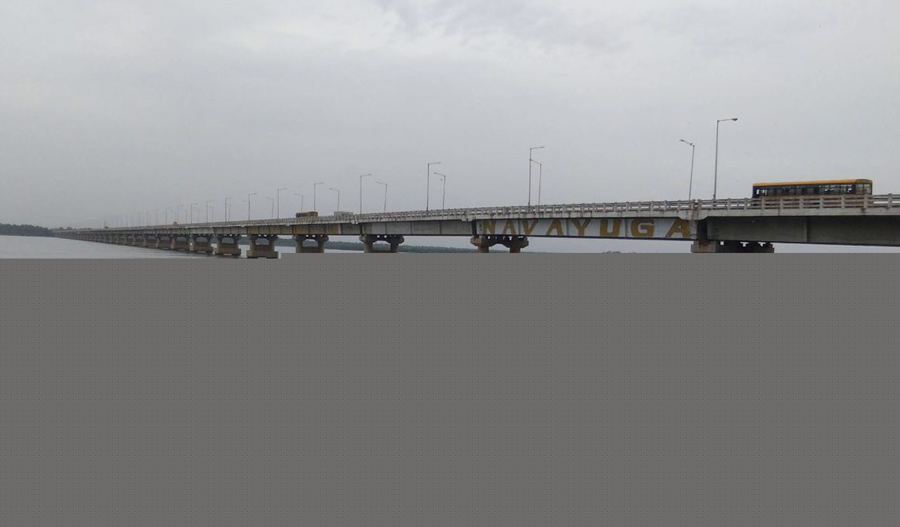 Kannada activists protest CWRC order to release Cauvery water to Tamil Nadu