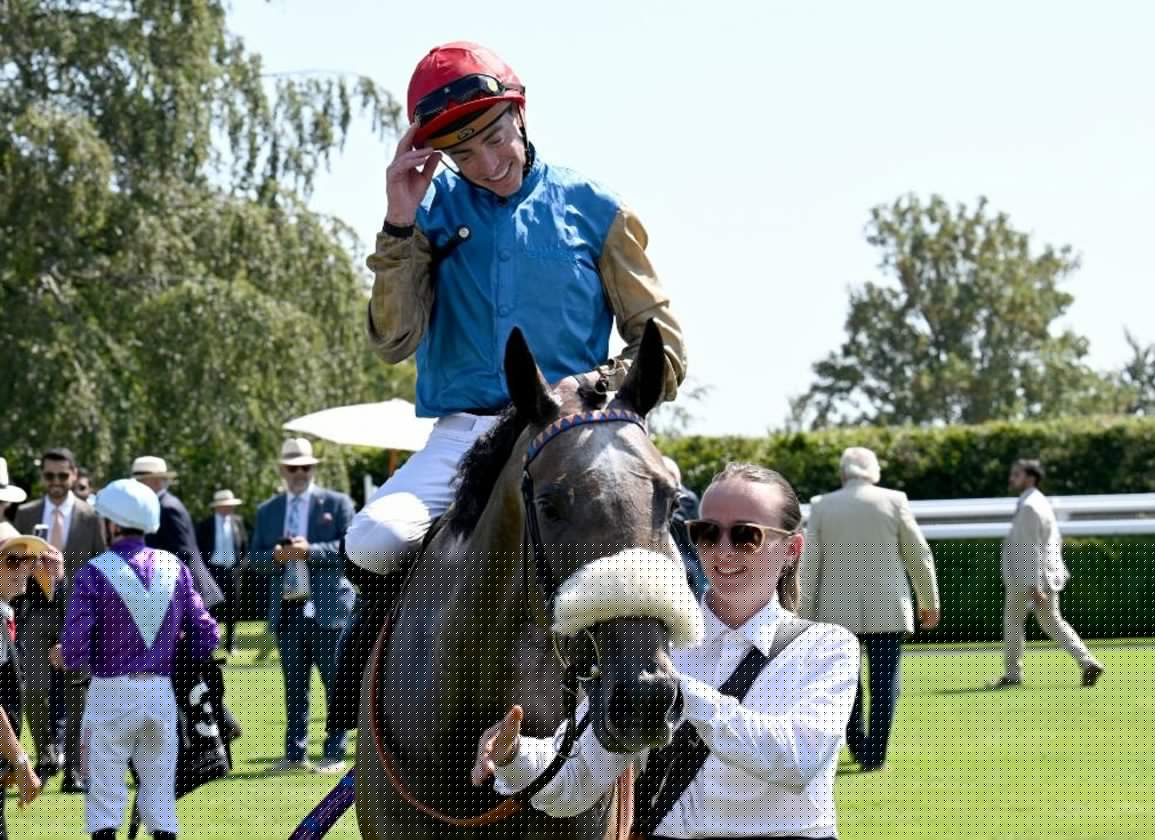 Flora Of Bermuda Too Good For Oak Tree Rivals At Goodwood