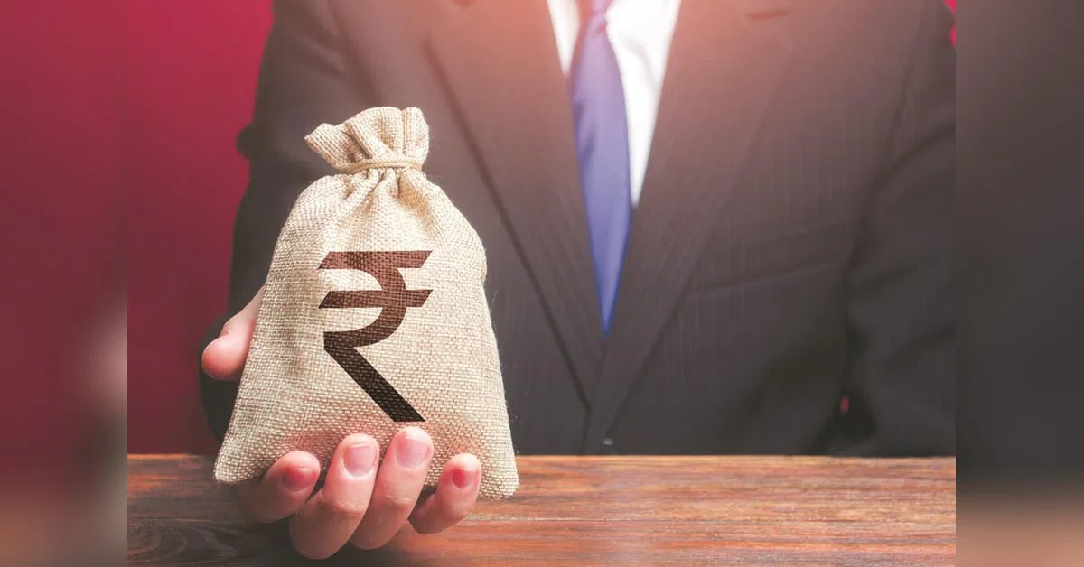 How has the govt's disinvestment strategy changed since liberalisation?