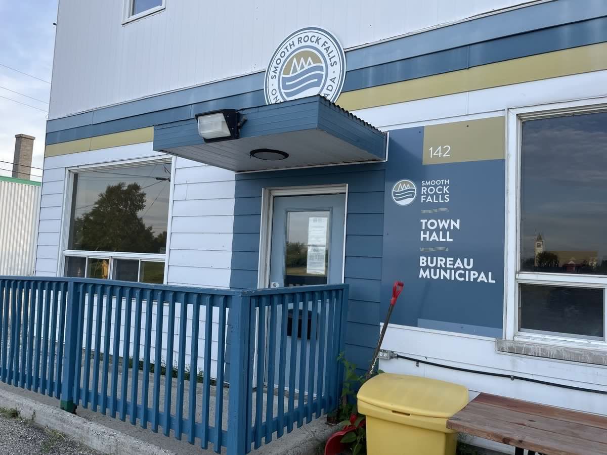 Smooth Rock Falls council votes to dock councillor’s pay for 60 days