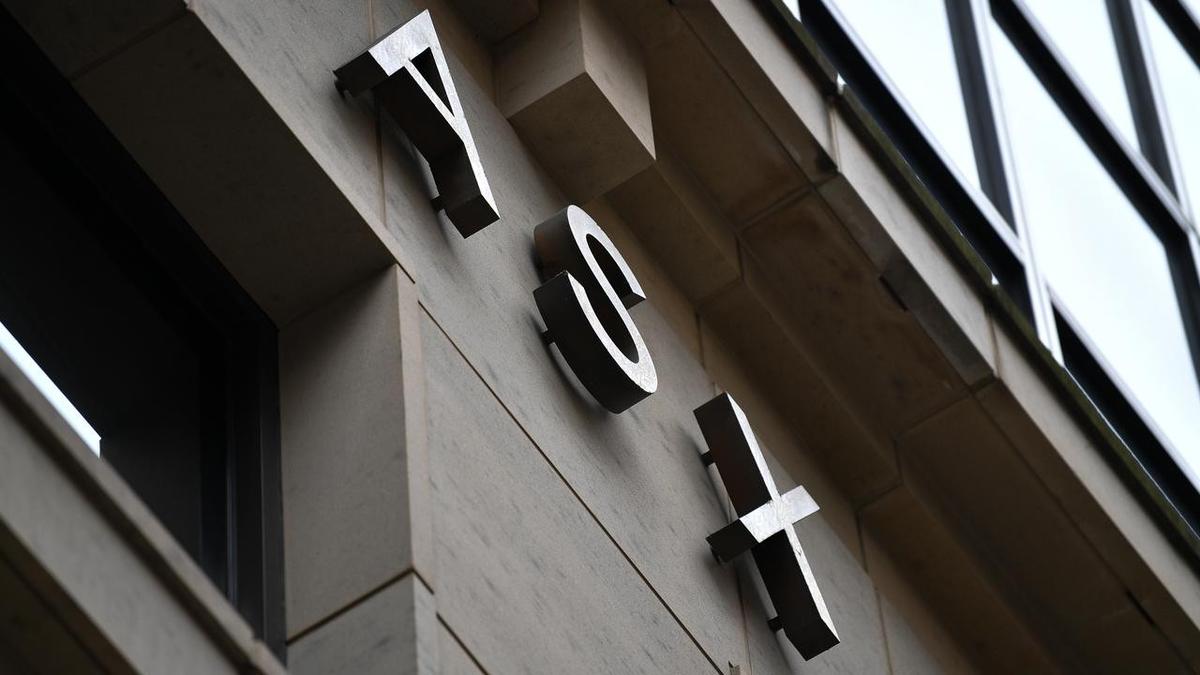 Records smashed as Aussie share market pushes higher