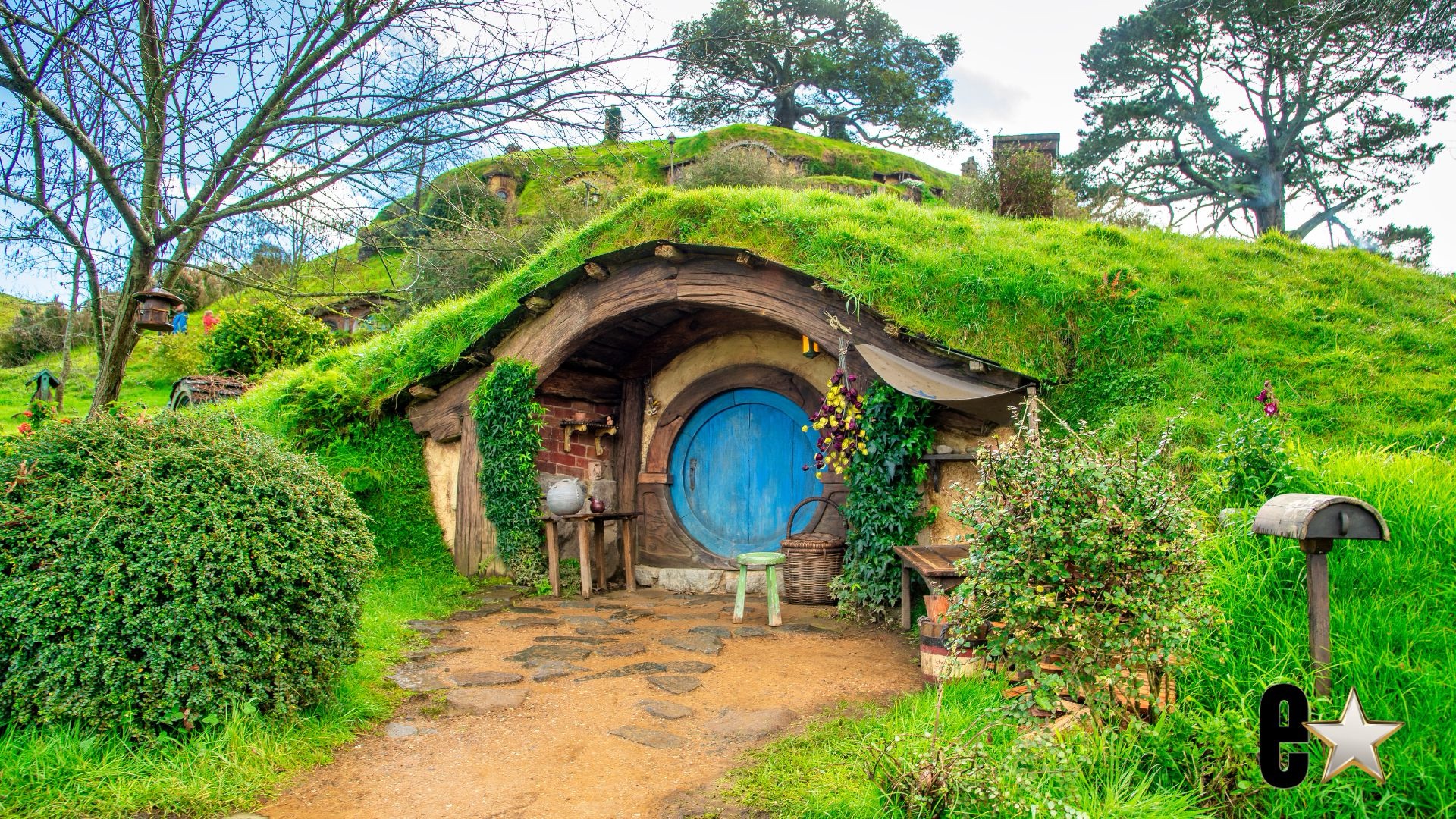 ‘Lord of the Rings’ Stars Reunite 23 Years Later in Surprise Reunion
