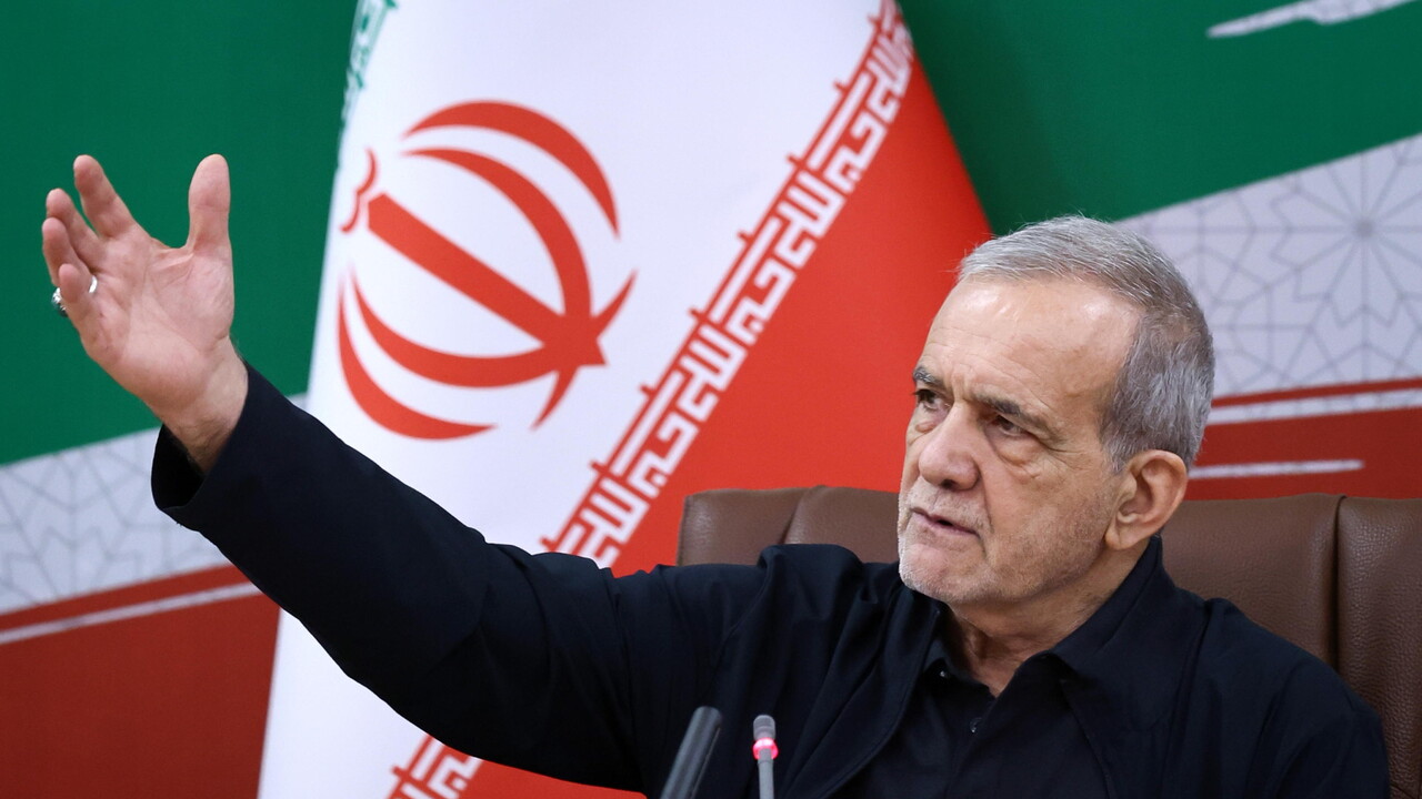 Teheran: 'Se Usa non correggeranno il loro comportamento Hormuz resterà chiuso'