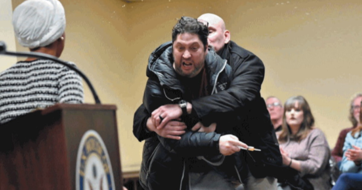 Protestano contro l'Ice, ma sono criminali