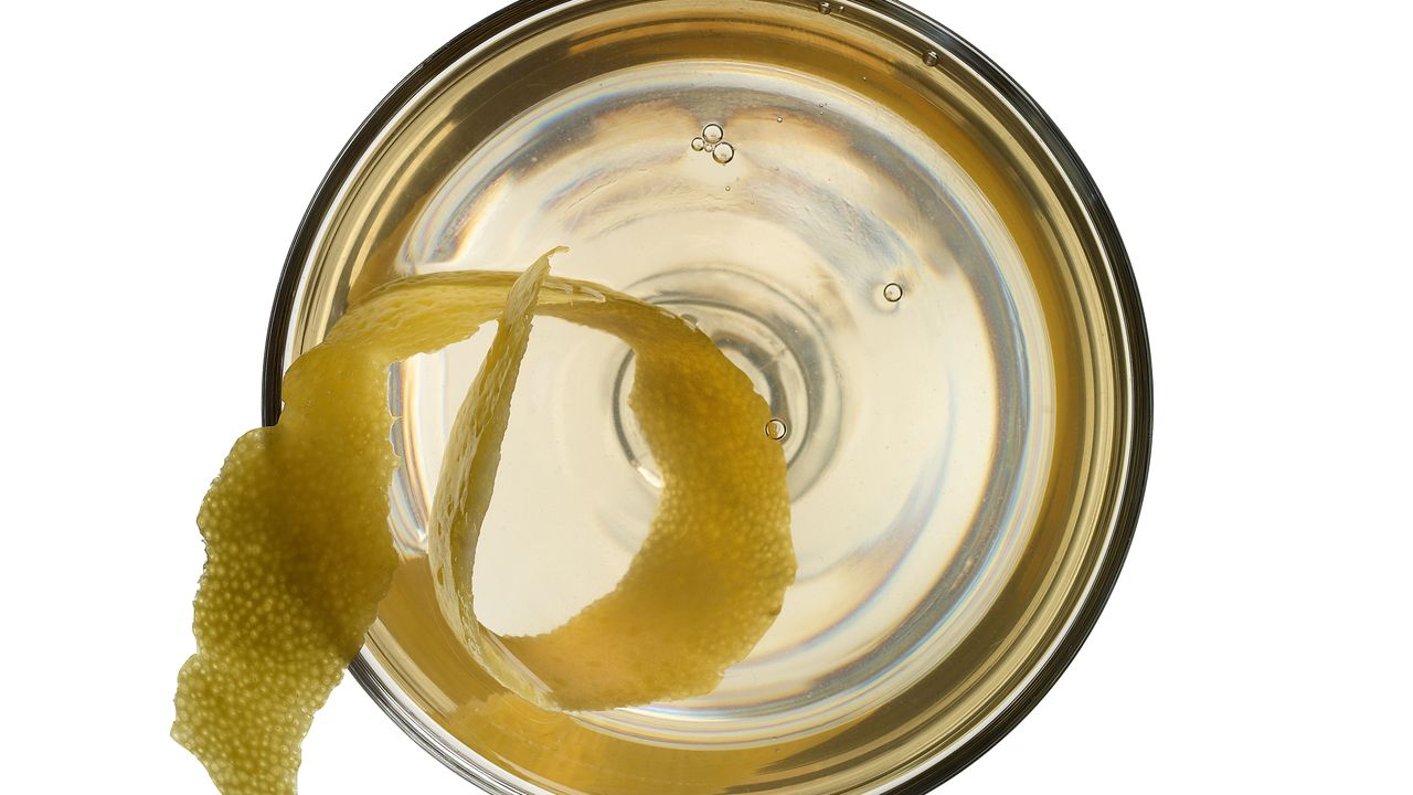Why Everyone Is Taking a Shot of Olive Oil and Lemon Before Bed