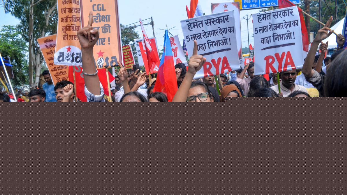 Jharkhand govt meets JPSC-JSSC protesters amid recruitment row, promises to discuss demands
