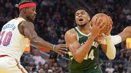 Warriors’ Giannis Antetokounmpo Trade Path Laid Out by NBA Exec