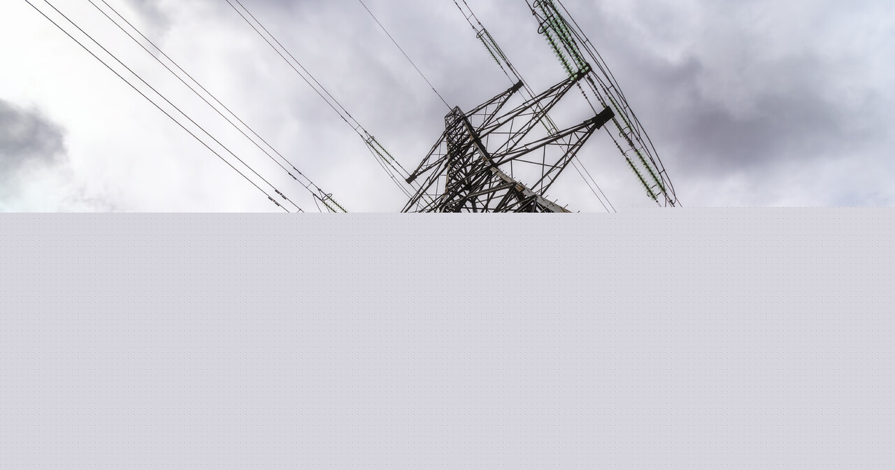 Households near new and upgraded pylons to get £2,500 off electricity bills