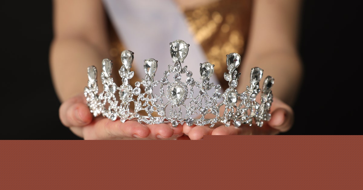 Miss North Carolina USA organizers deny politics, faith behind stripping winner of crown
