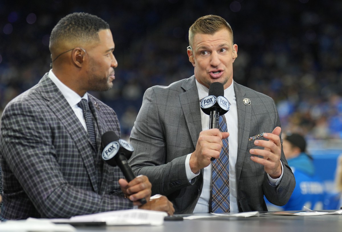 Rob Gronkowski Has Strong Reaction to Bill Belichick Snub