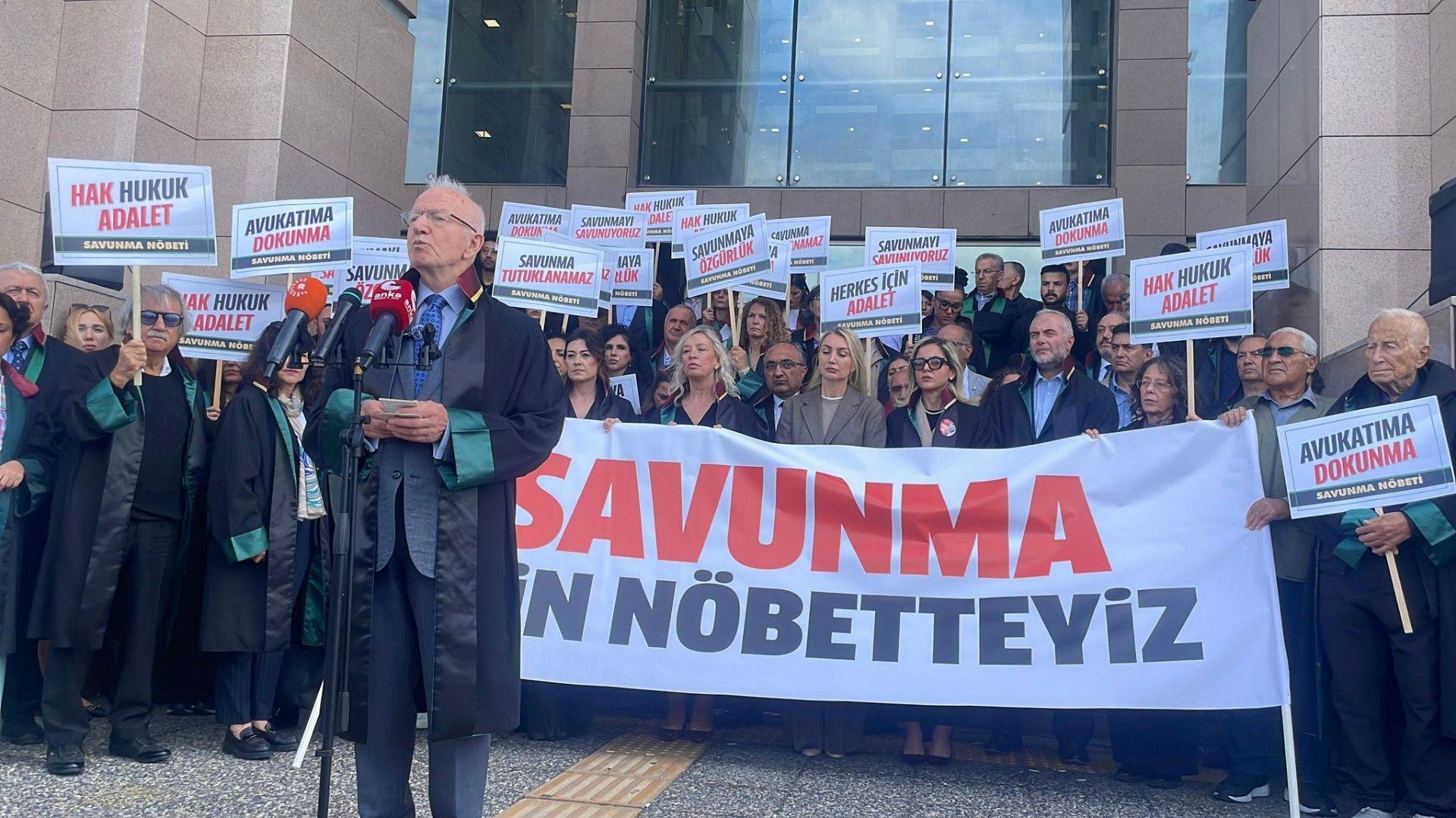 İstanbul Barosu, Çağlayan'daki İstanbul Adliyesi'nde 'Savunma Nöbeti' başlattı