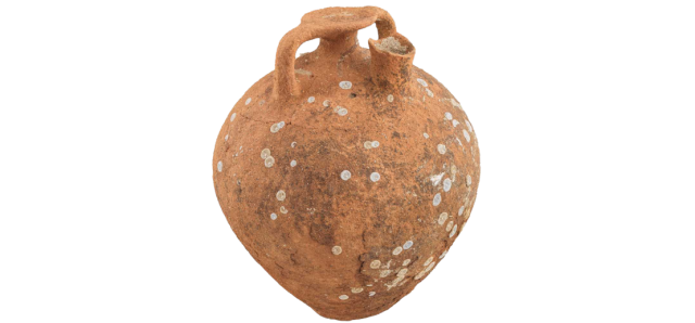 A Mycenaean clay amphora from the Late Bronze Age is being presented for the first time at the Archaeological Museum of Thessaloniki