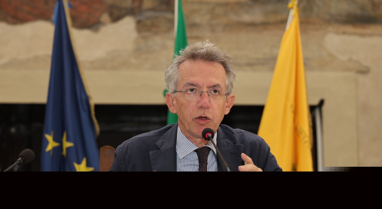 Campi Flegrei: Manfredi, Cumana sar&agrave; presto riconsegnata, lavori in direzione giusta