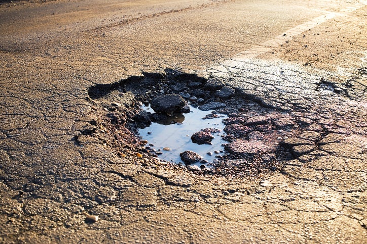 Detroit Drivers Face Hundreds in Tire Damage as Winter Potholes Destroy Vehicles