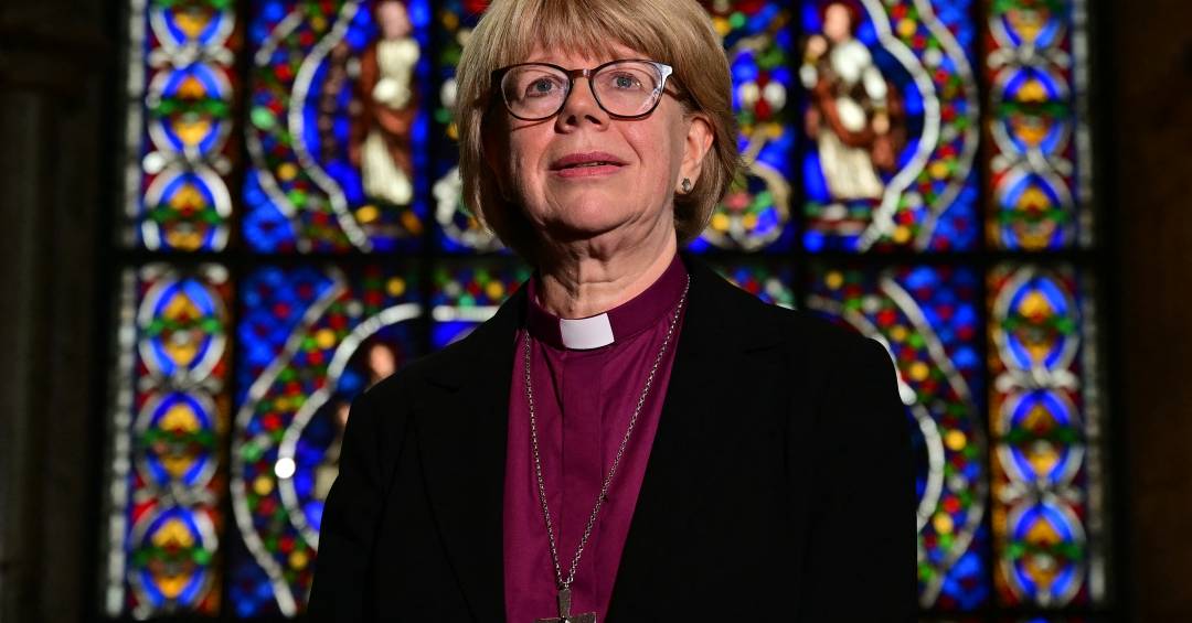 Reino Unido nomeia primeira mulher como líder da Igreja Anglicana